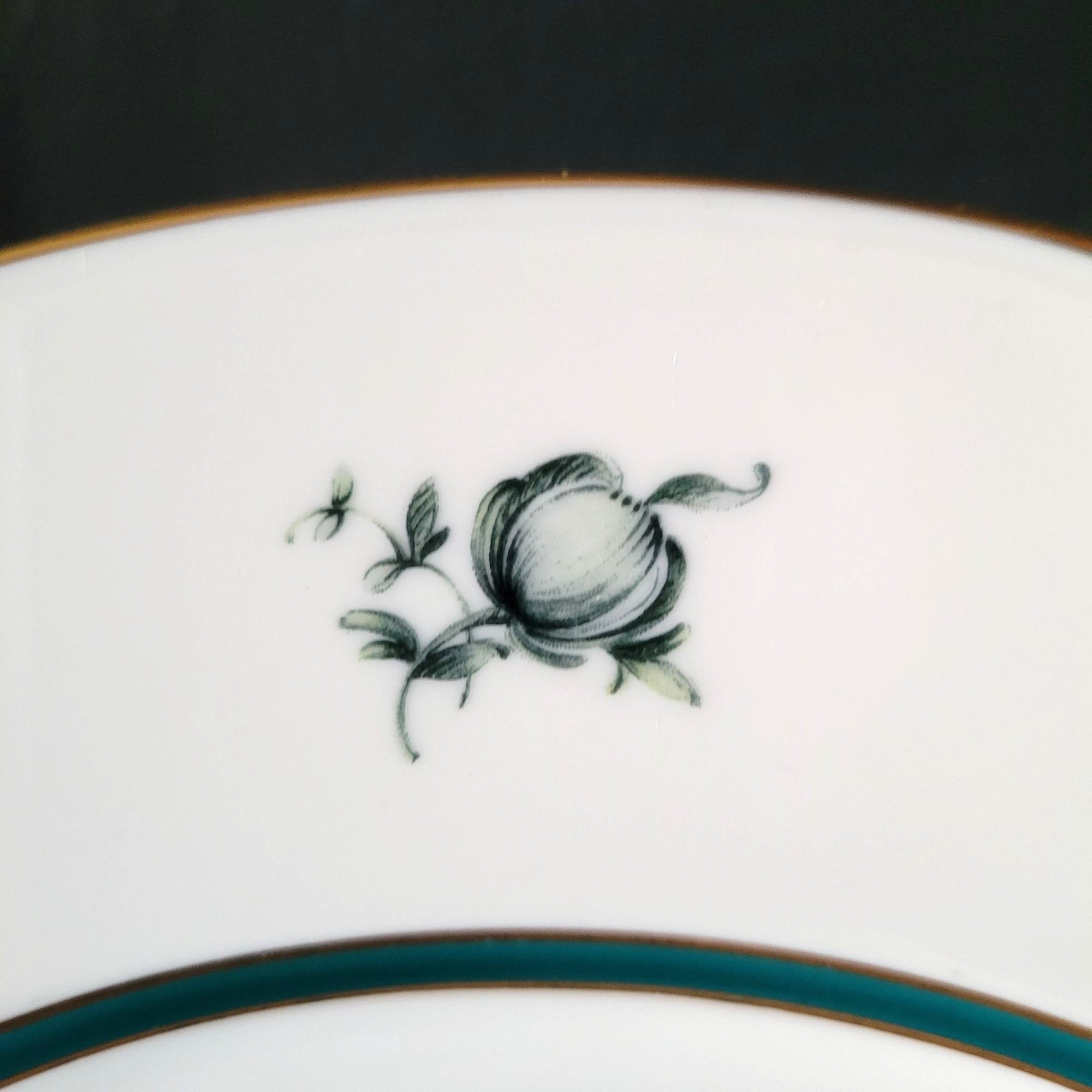 Vintage Royal Bayreuth Teal Tulip Dinner Plate 10.875" Floral Design Gold Trim