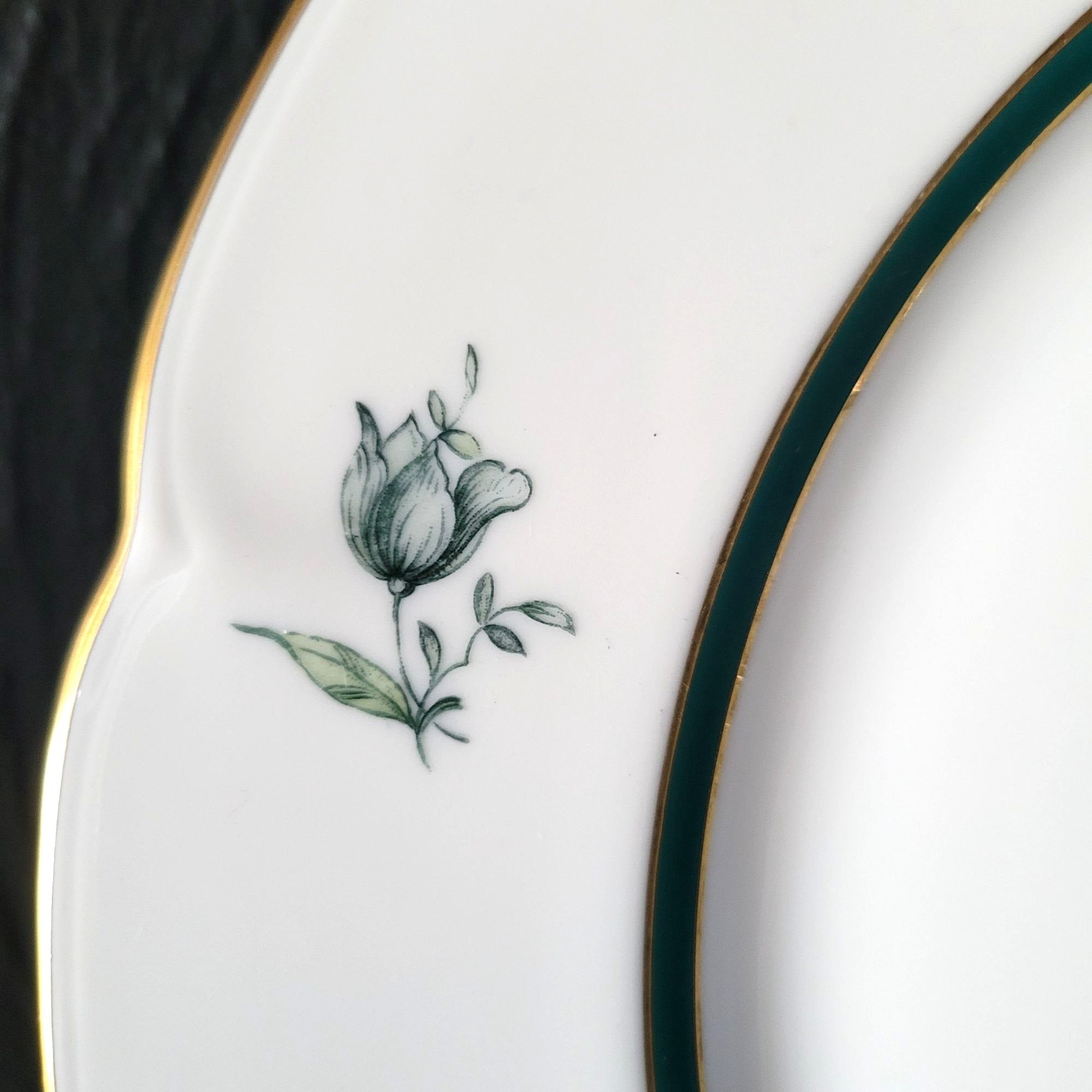 Vintage Royal Bayreuth Teal Tulip Dinner Plate 10.875" Floral Design Gold Trim