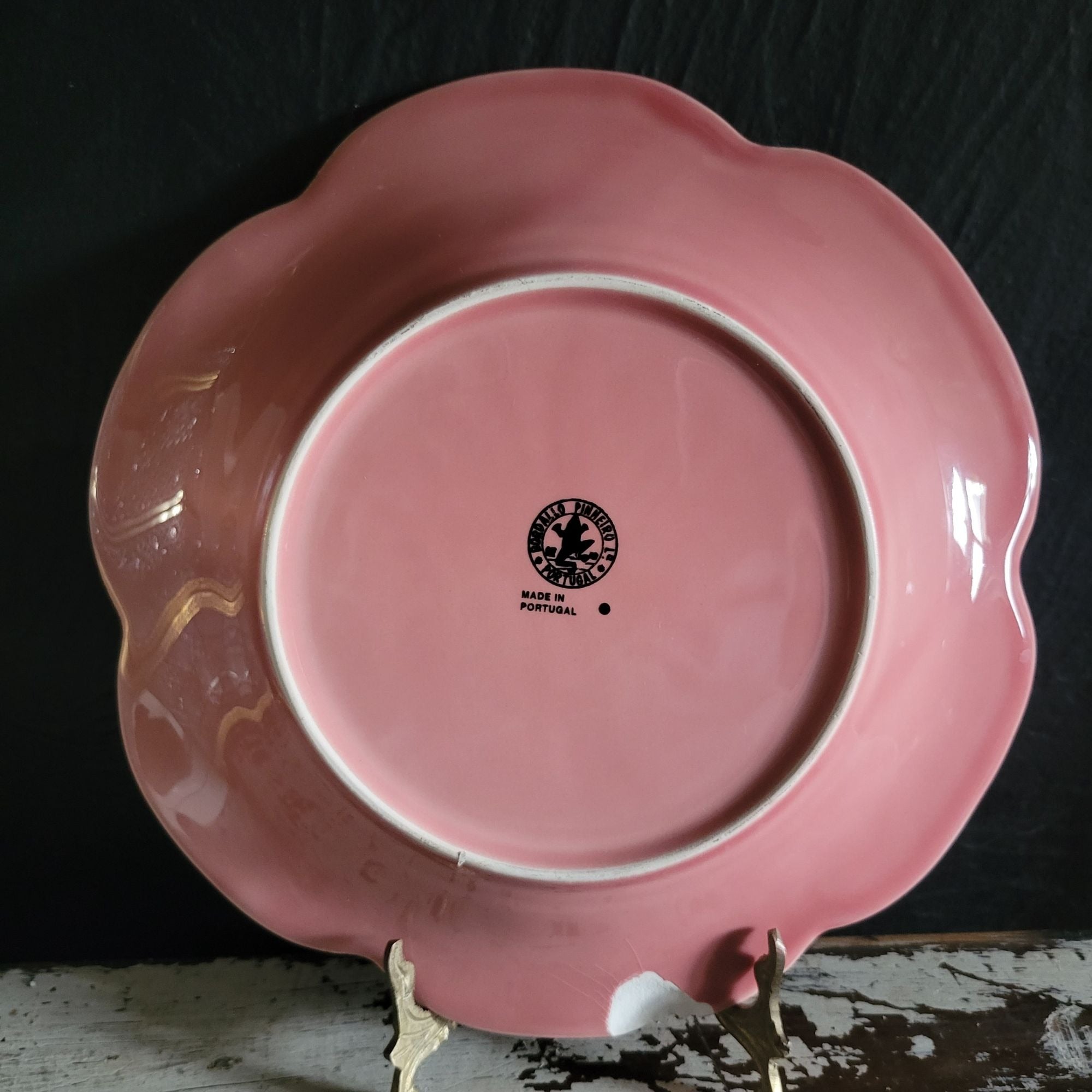 Bordallo Pinheiro Pink Cabbage Leaf Plate 9.125" Plate Wall Portugal *Chip