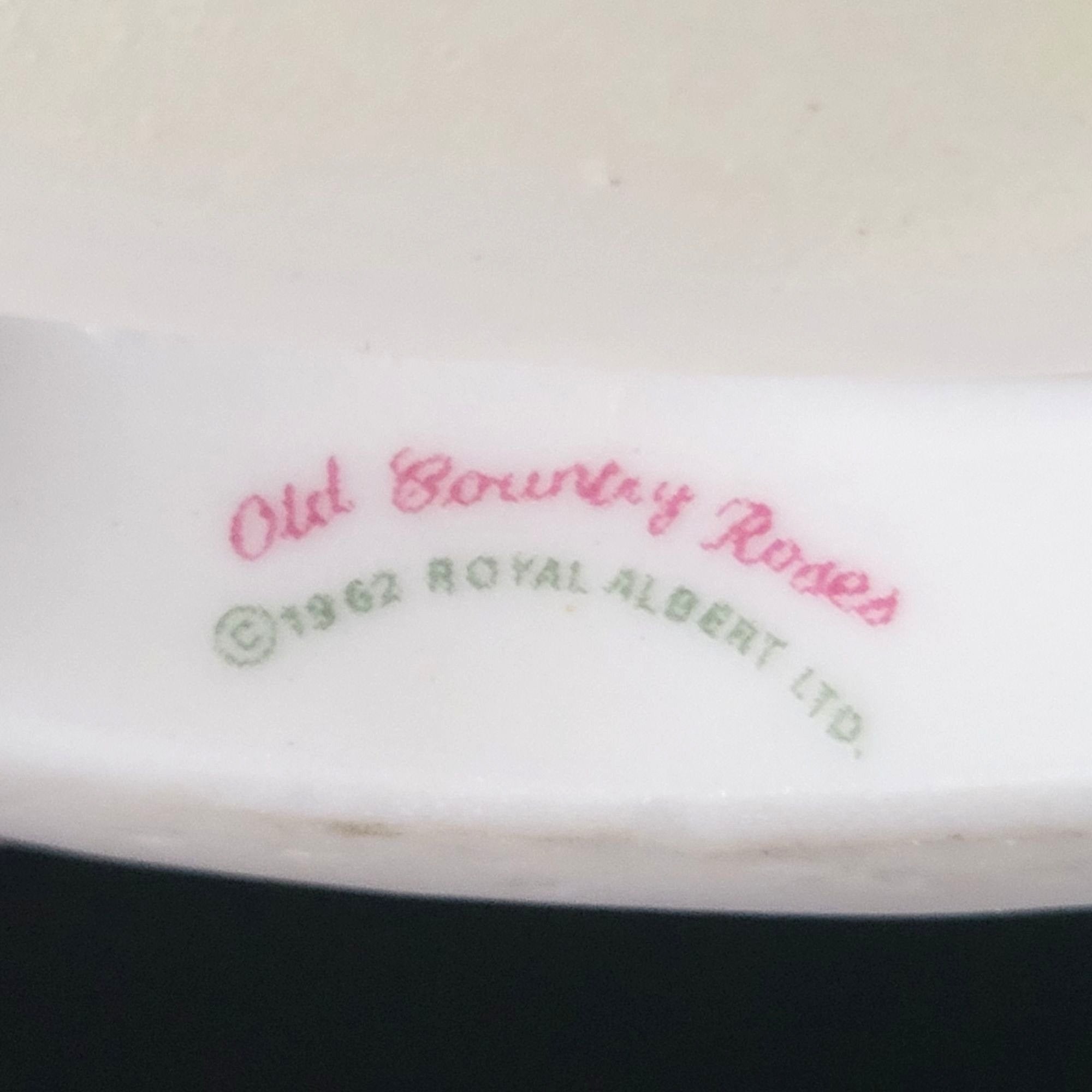 Vintage Royal Albert Old Country Roses Porcelain Musical Basket 9" Fur Elise