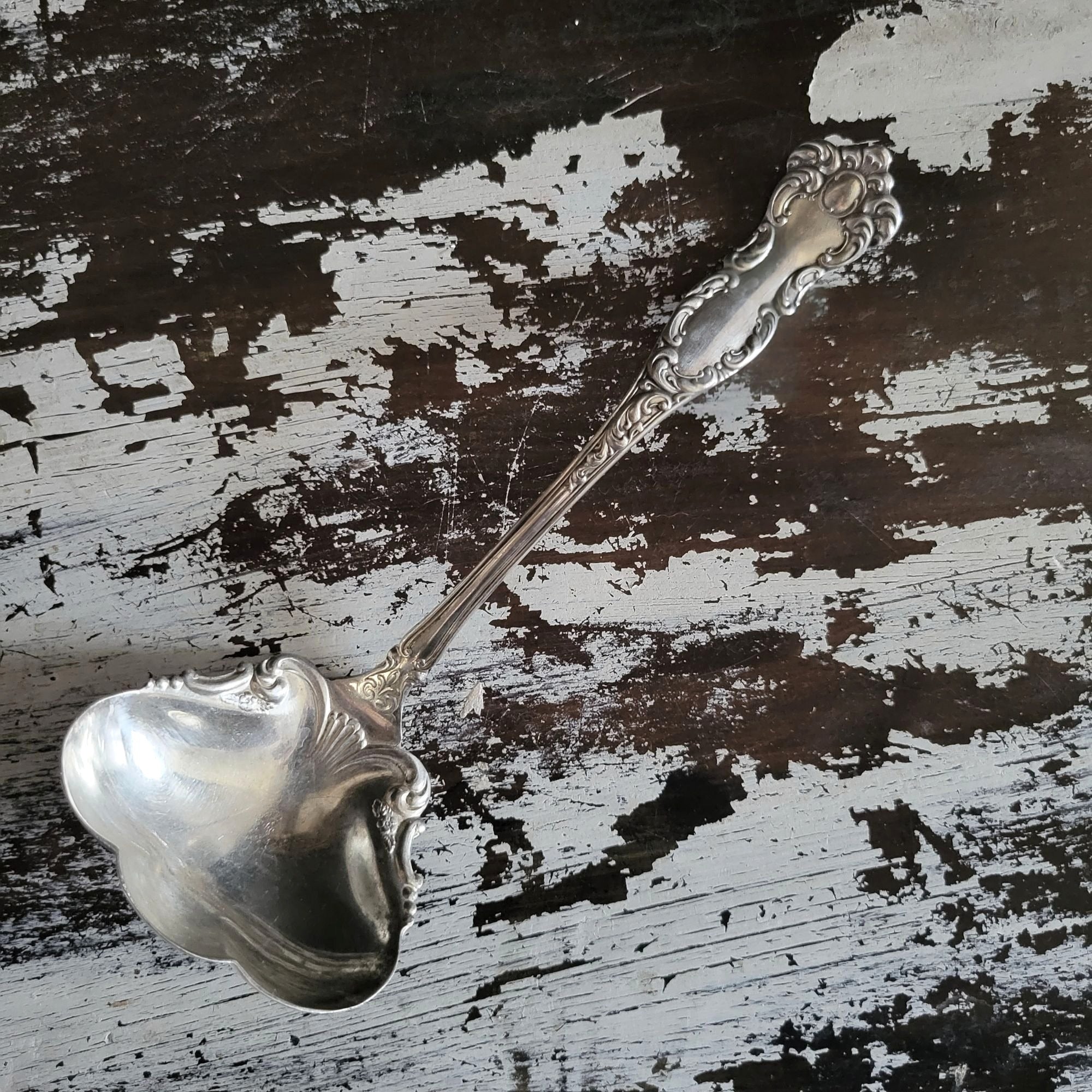Vtg WM Rogers and Son Silverplate AA Oxford Serving Spoon Ladle Scalloped Bowl