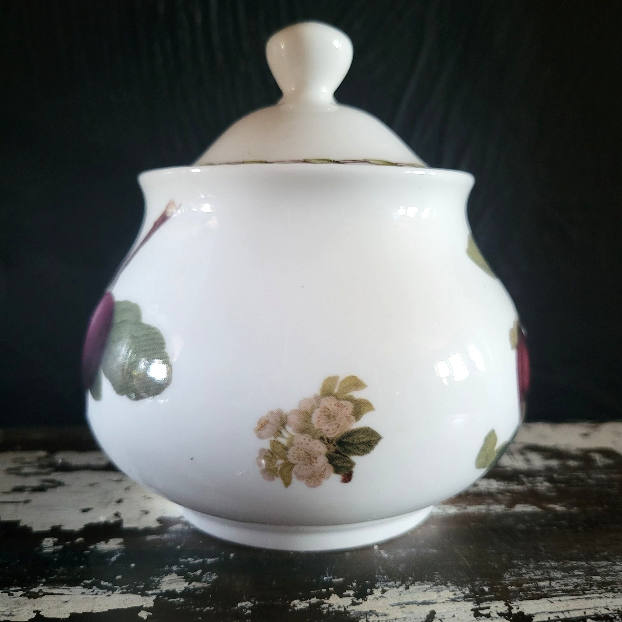 Vtg Queens Royal Horticultural Society Hookers Fruit Sugar Bowl With Plum Design