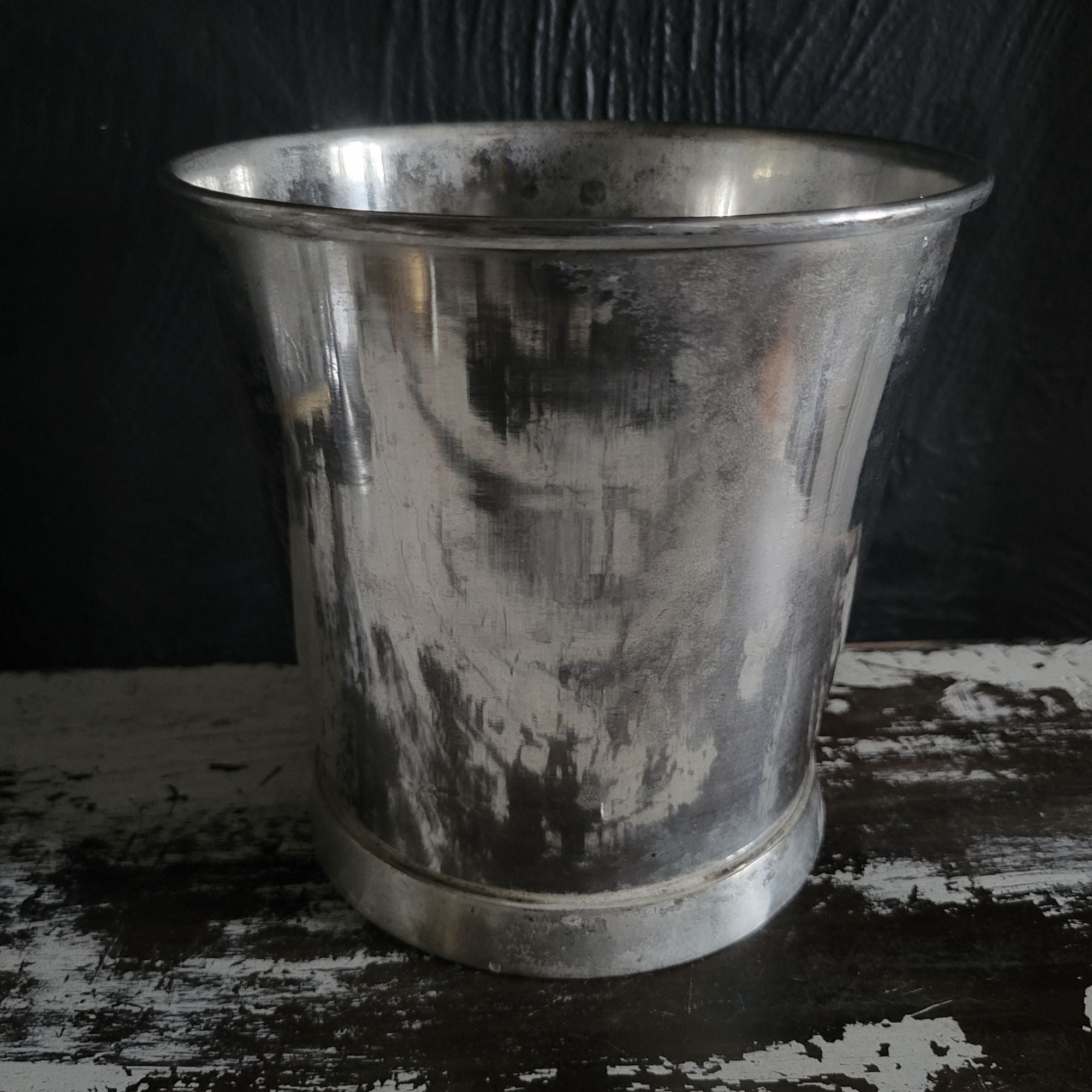 Sur La Table Ice Bucket Wine Bucket Weathered Silver-Tone Metal, Silver Cachepot