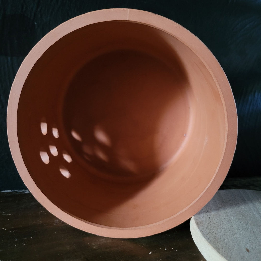 Henry Watson Pottery Suffolk Terracotta Onion Keeper With Wooden Lid
