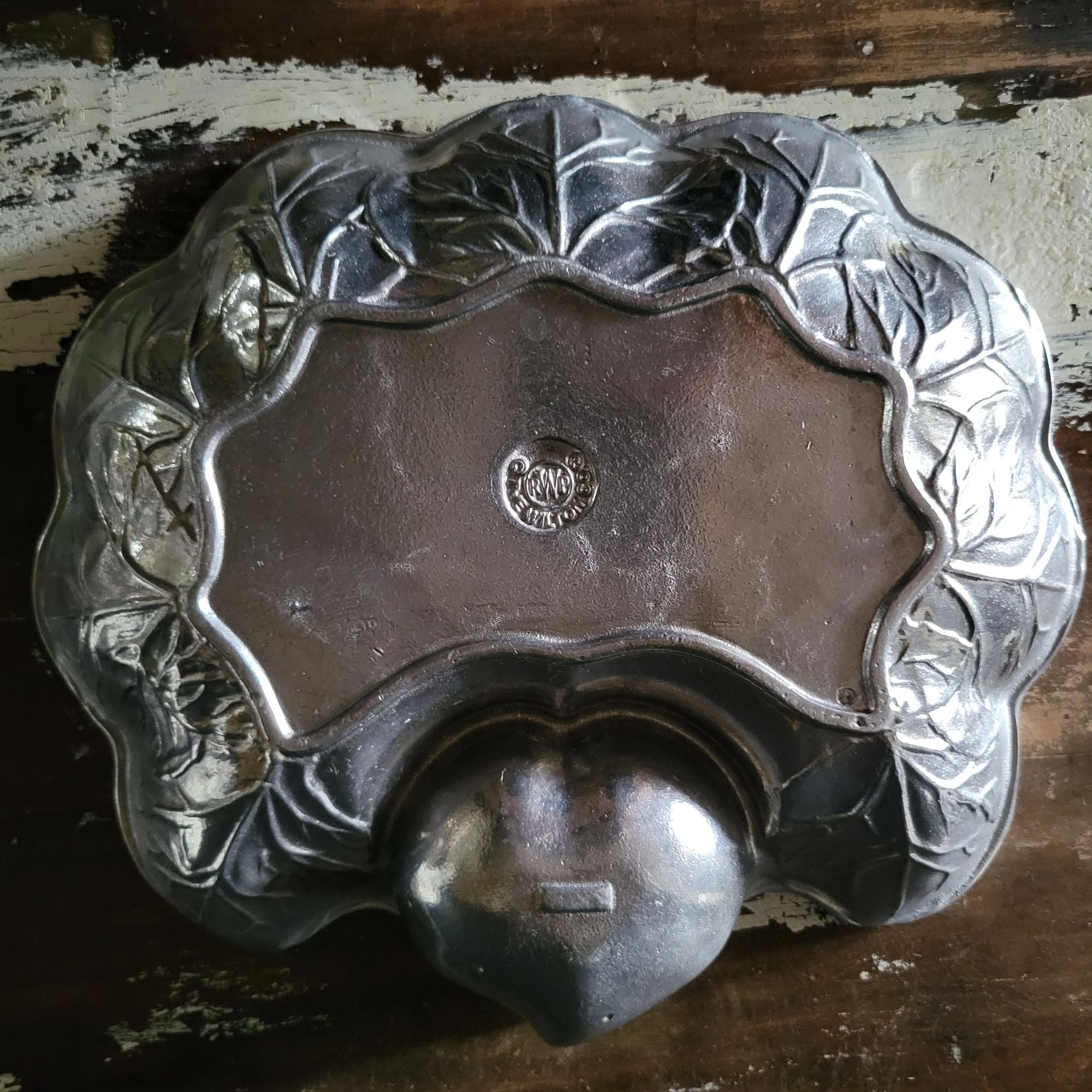 Vintage Wilton Armetale Chip & Dip Cabbage Leaf Serving Bowl Pewter