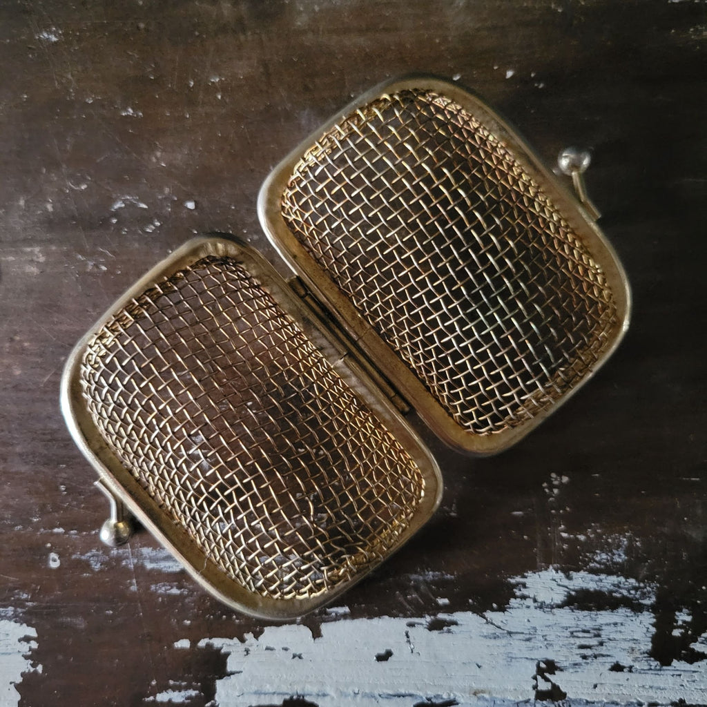 Gold Tone Mini Metal Wire Mesh Hinged Coin Purse Vtg Change Purse Cage Wallet