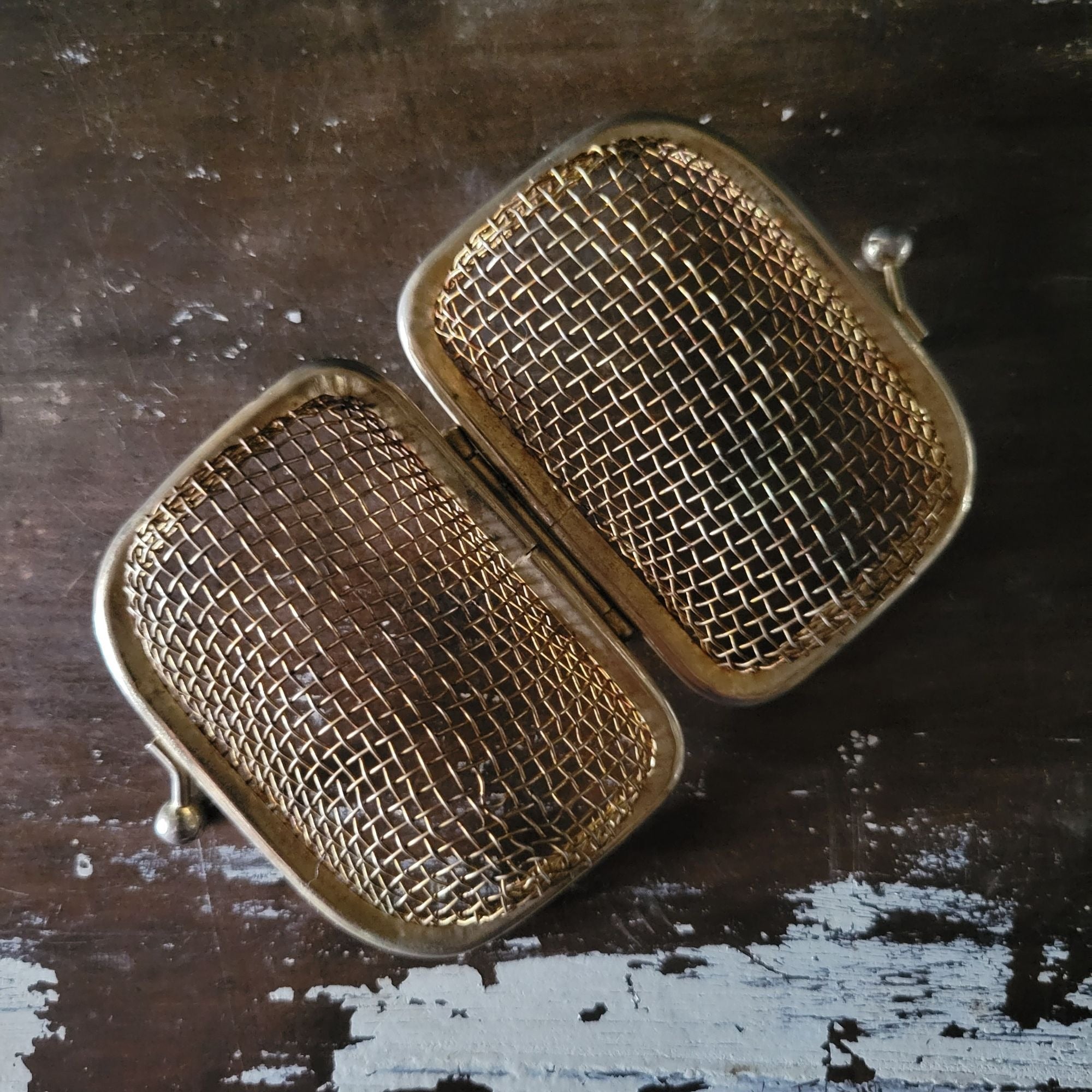 Gold Tone Mini Metal Wire Mesh Hinged Coin Purse Vtg Change Purse Cage Wallet