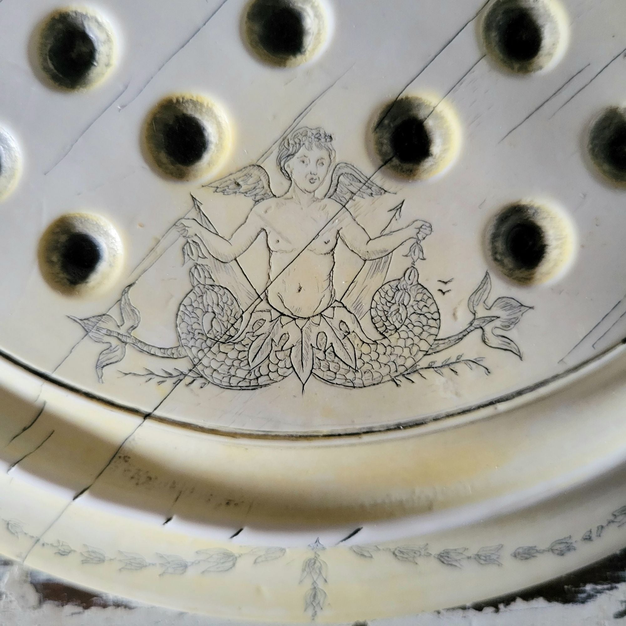 Vintage Faux Repro Scrimshaw E Pluribus Nautical Solitaire Game Marble Display