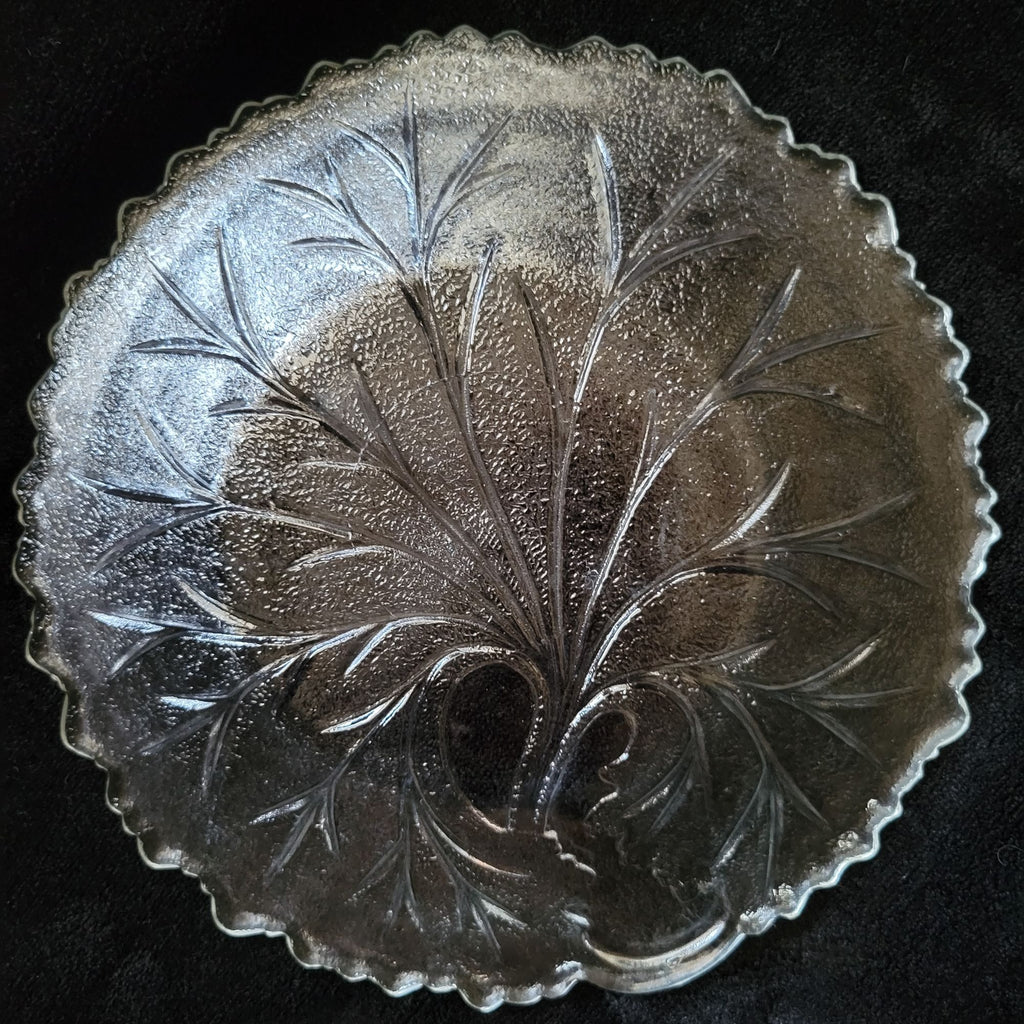 Vintage Indiana Pebble Clear Glass Cabbage Leaf Plate 8 1/2" Vintage Salad Plate