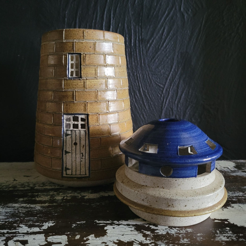 Vintage 1991 Gills Rock Stoneware Lighthouse Pottery Signed Wisconsin 9.5"