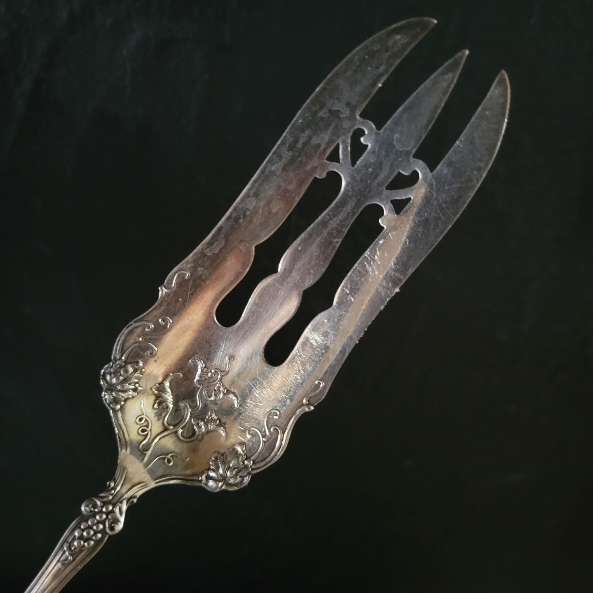 Antique Rogers Bro A1 1847 Silverplate Pierced Pastry/Cake Serving Fork 7.5"