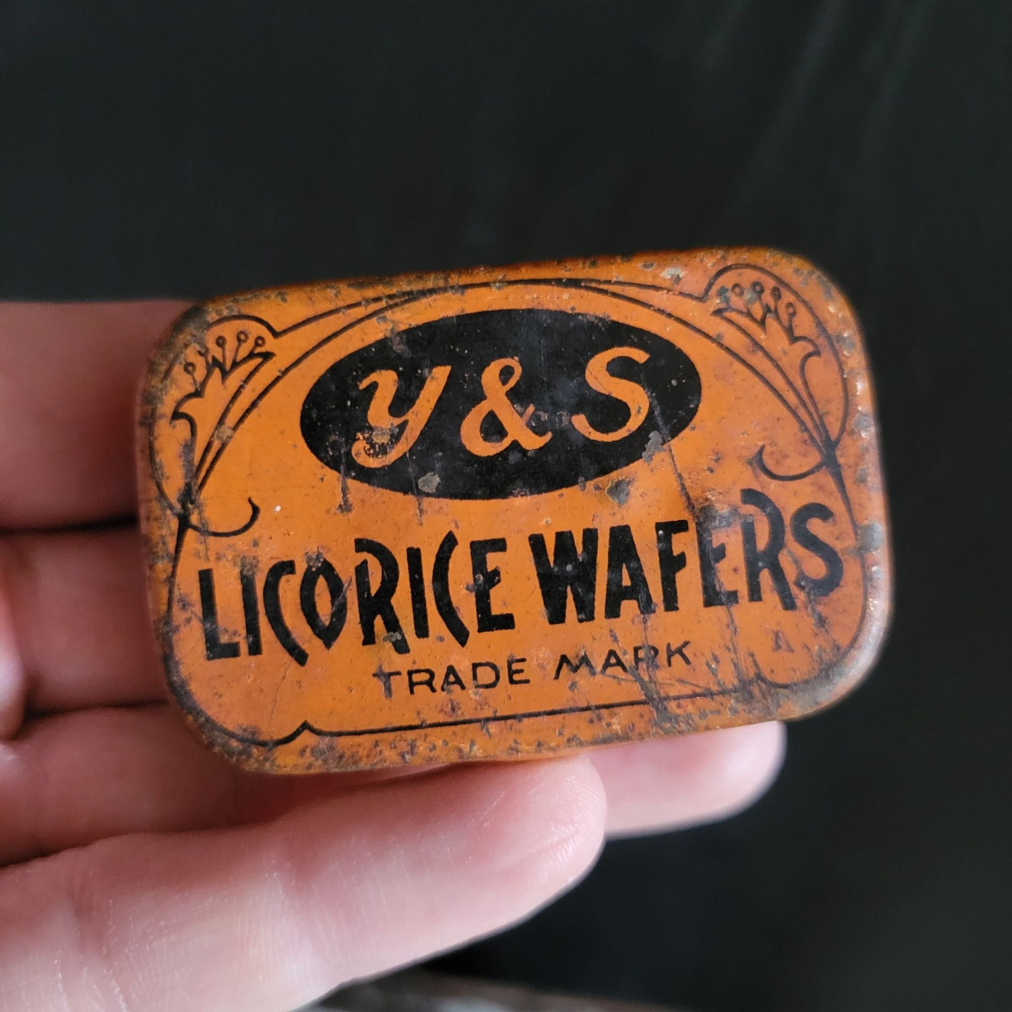 Antique Y & S Licorice Wafers Vintage Advertising Tin Brooklyn NY Empty