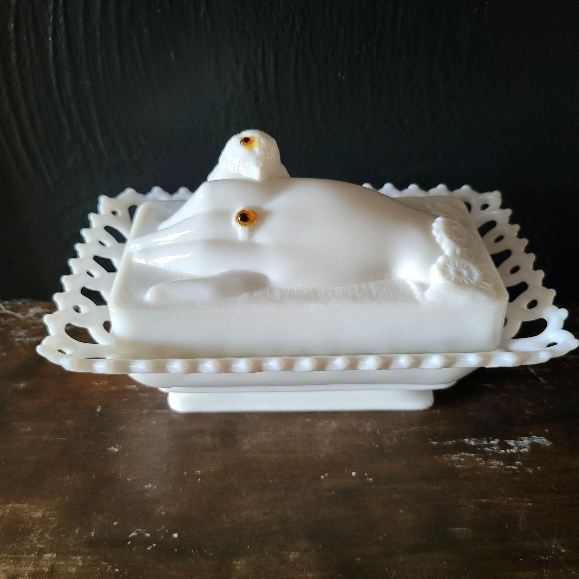 Vintage Westmoreland Bird and Hand White Milk Glass Box Glove Box with Lid