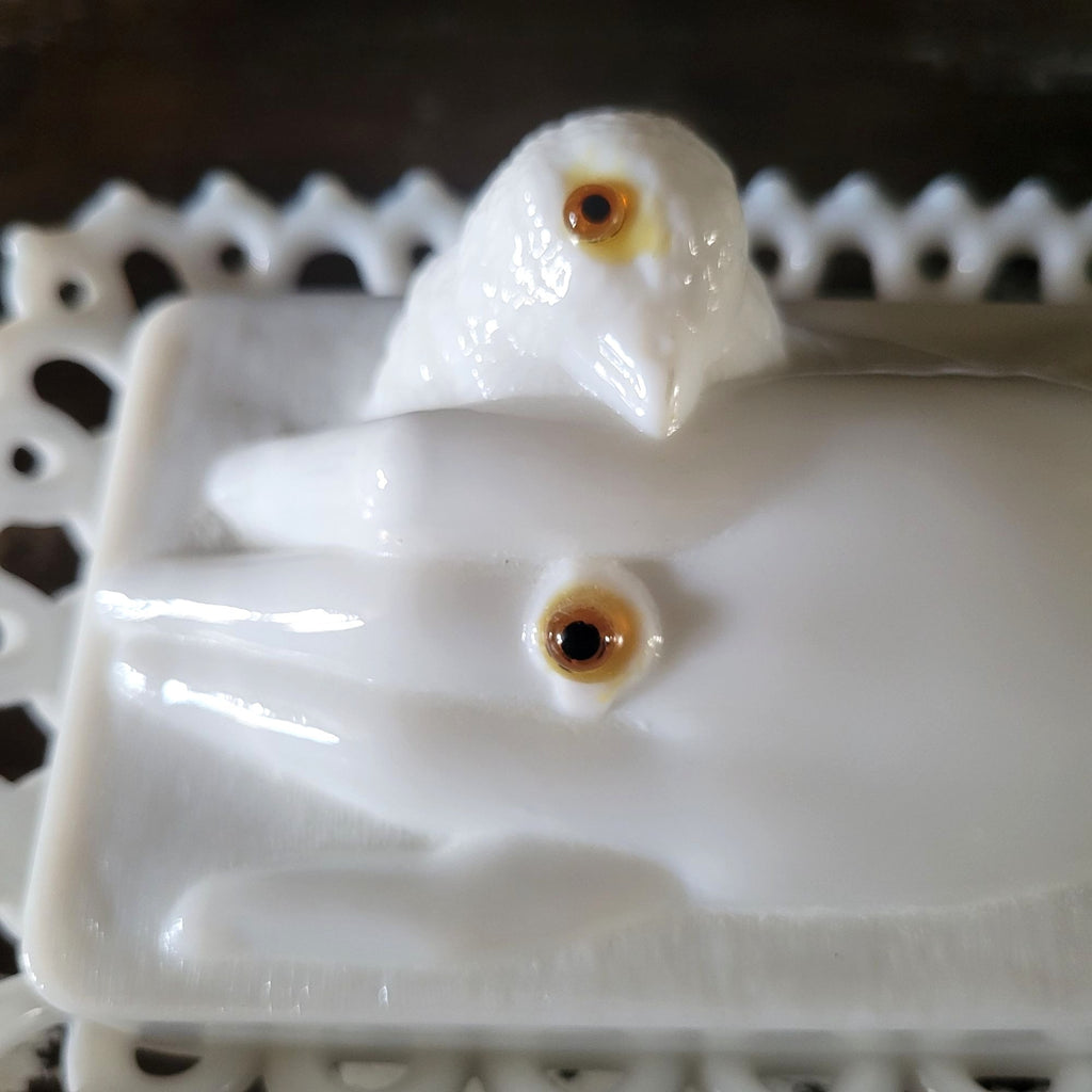 Vintage Westmoreland Bird and Hand White Milk Glass Box Glove Box with Lid