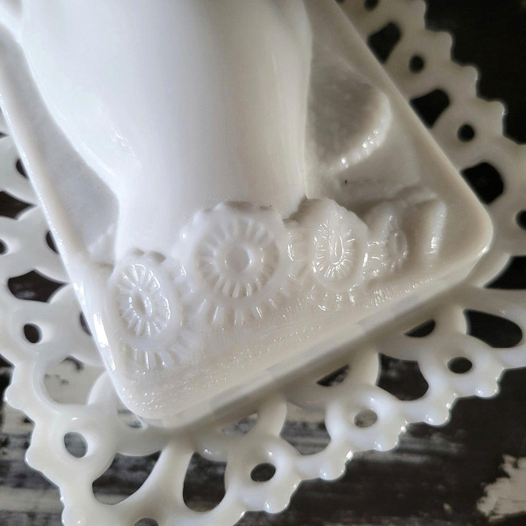 Vintage Westmoreland Bird and Hand White Milk Glass Box Glove Box with Lid