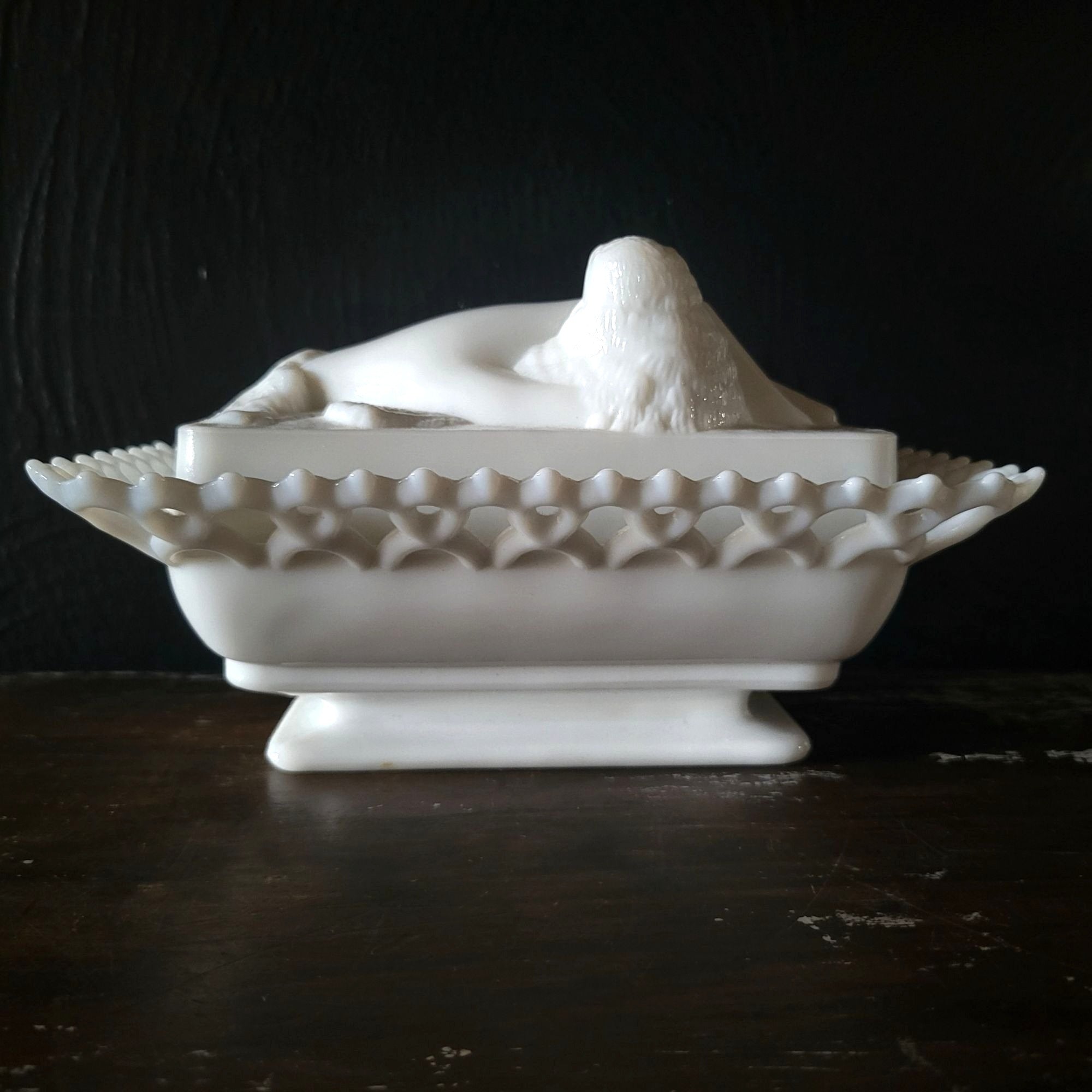 Vintage Westmoreland Bird and Hand White Milk Glass Box Glove Box with Lid