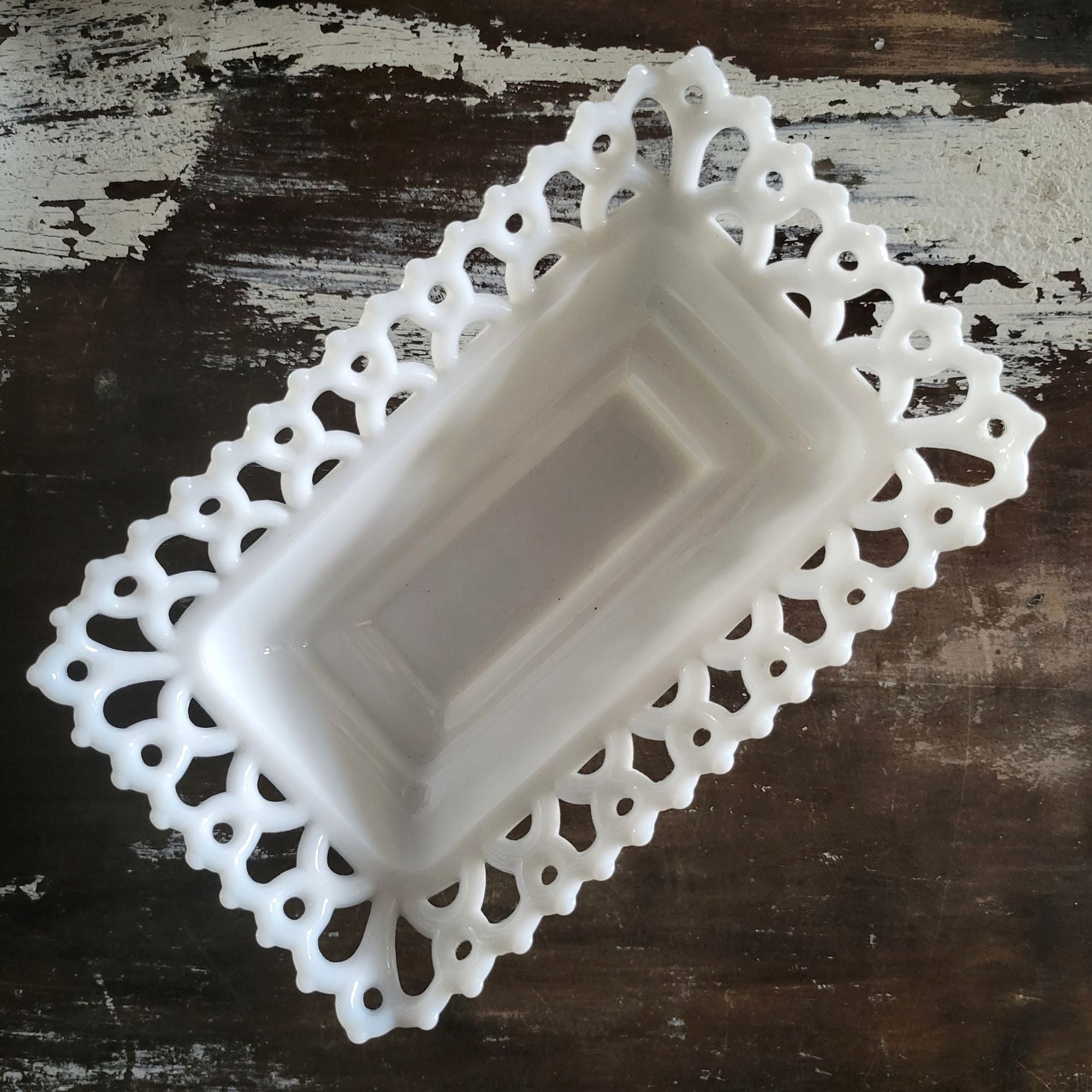 Vintage Westmoreland Bird and Hand White Milk Glass Box Glove Box with Lid