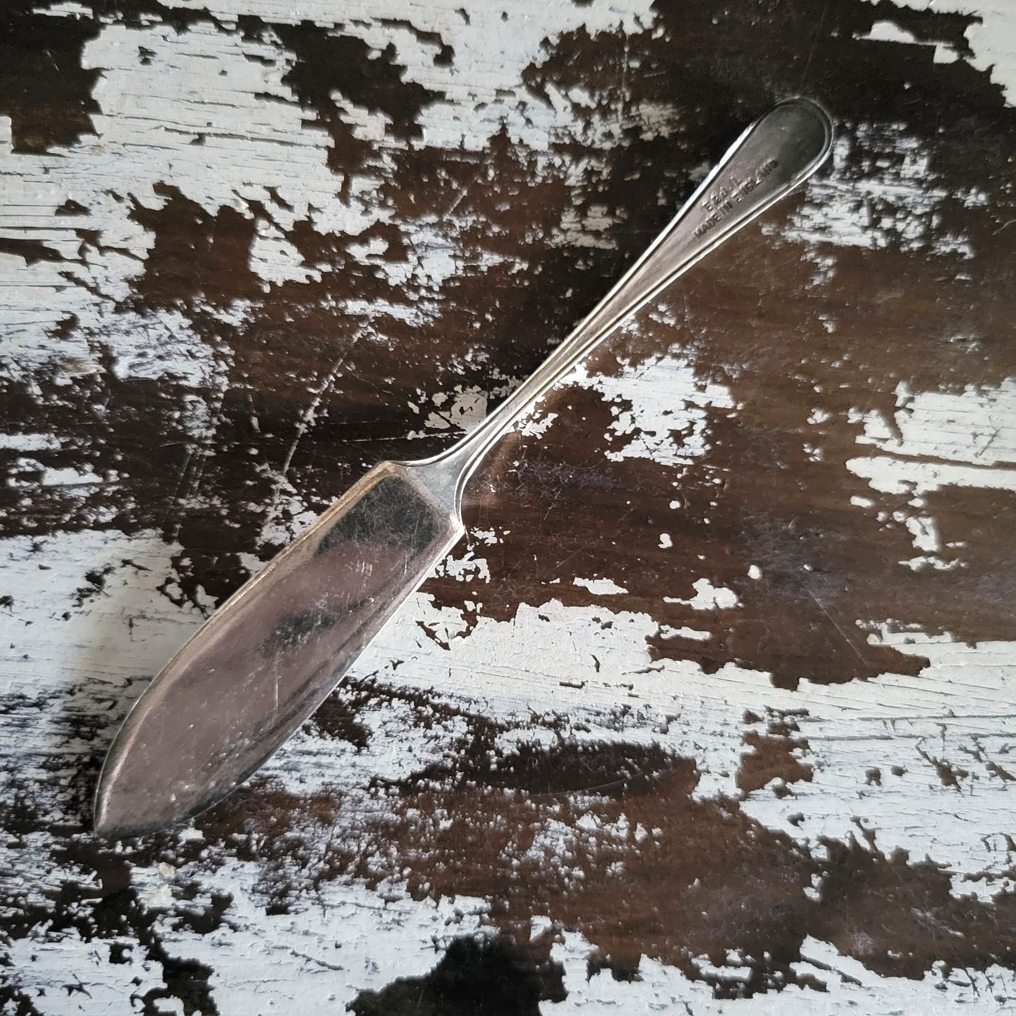 Vintage E&J Leek Butter Spreader Scroll Pattern With Monogram English Silverplate