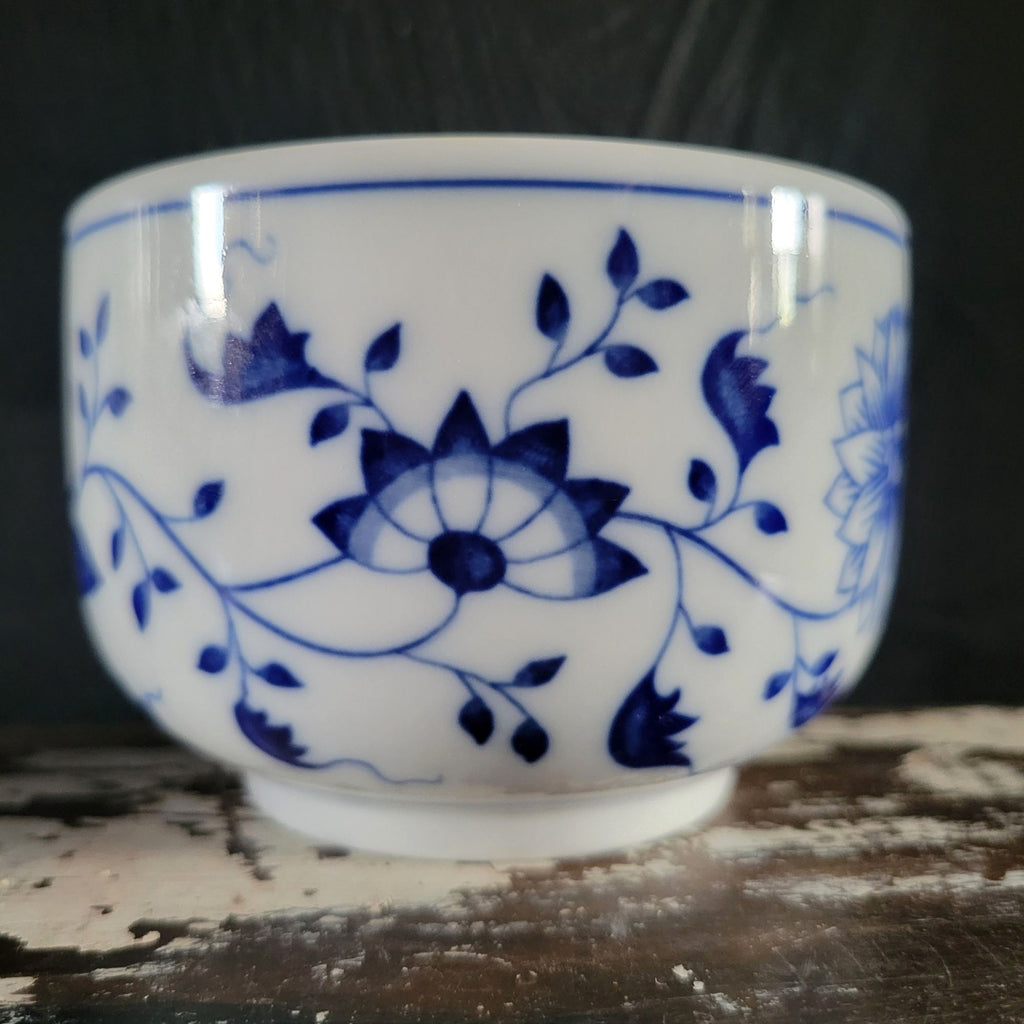 Vintage Hutschenreuther Blue Onion Porcelain Bowl Blue and White