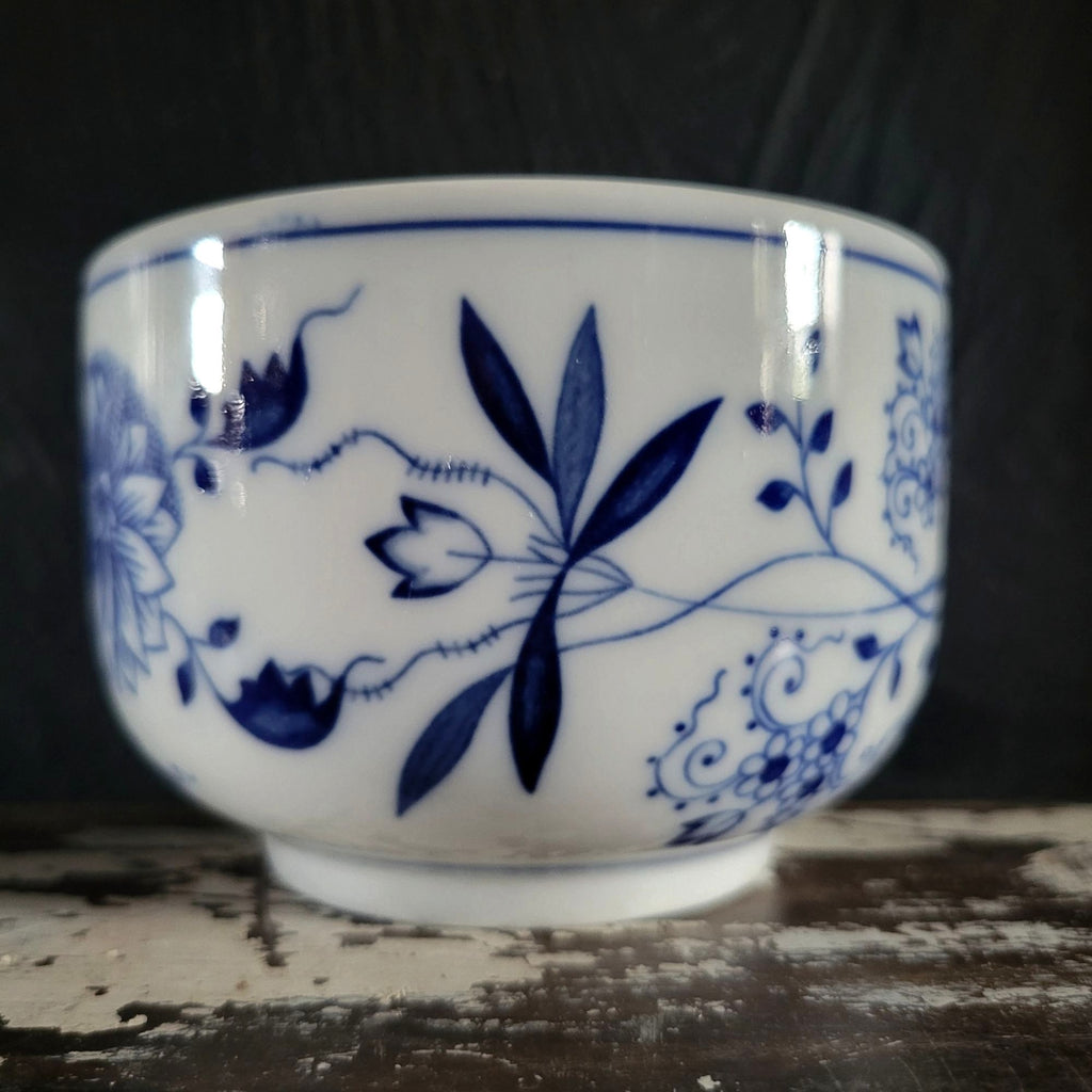 Vintage Hutschenreuther Blue Onion Porcelain Bowl Blue and White