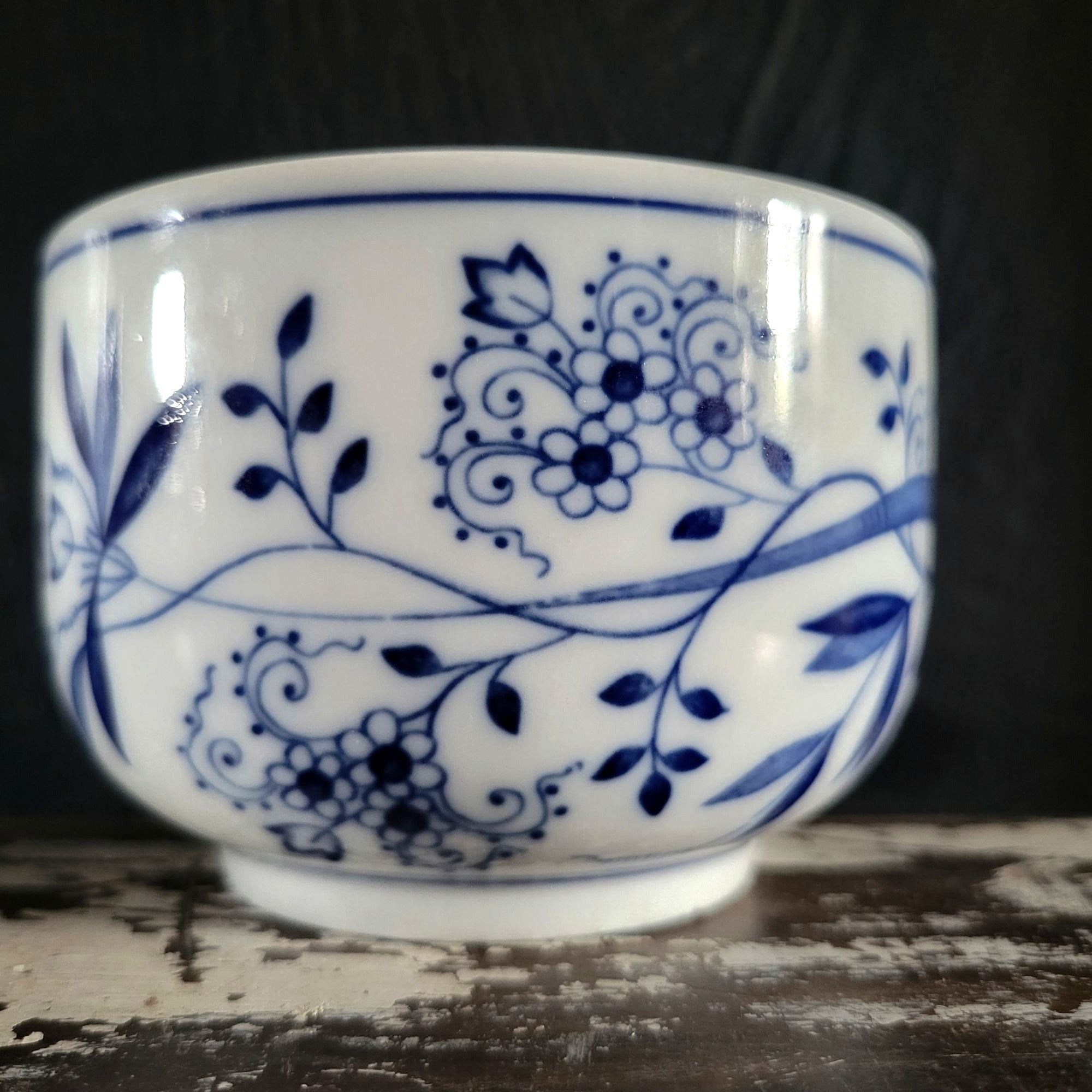 Vintage Hutschenreuther Blue Onion Porcelain Bowl Blue and White