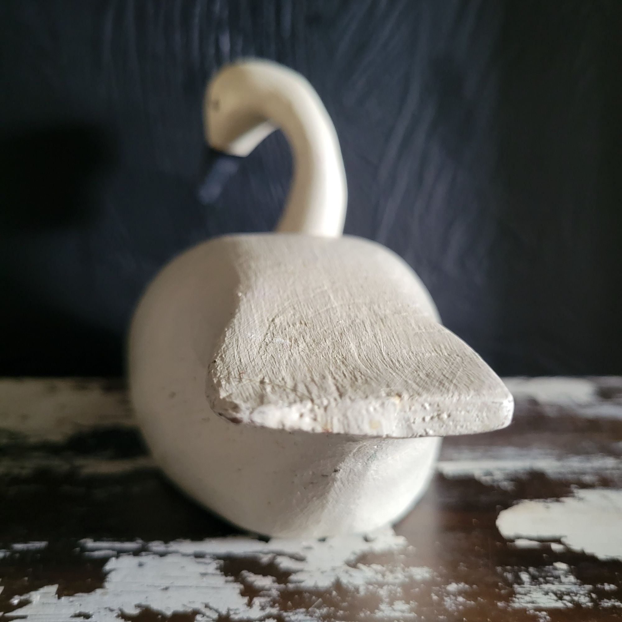 Vtg 1984 Carved Wood Swan Rustic Farmhouse Cottagecore Hand-Painted Distressed