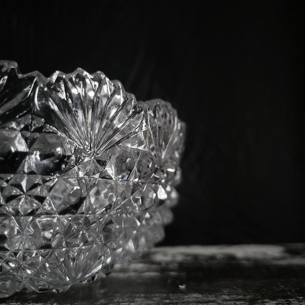 Vintage Hoya Japan Clear Crystal Round Serving Bowl Fan and Button Design