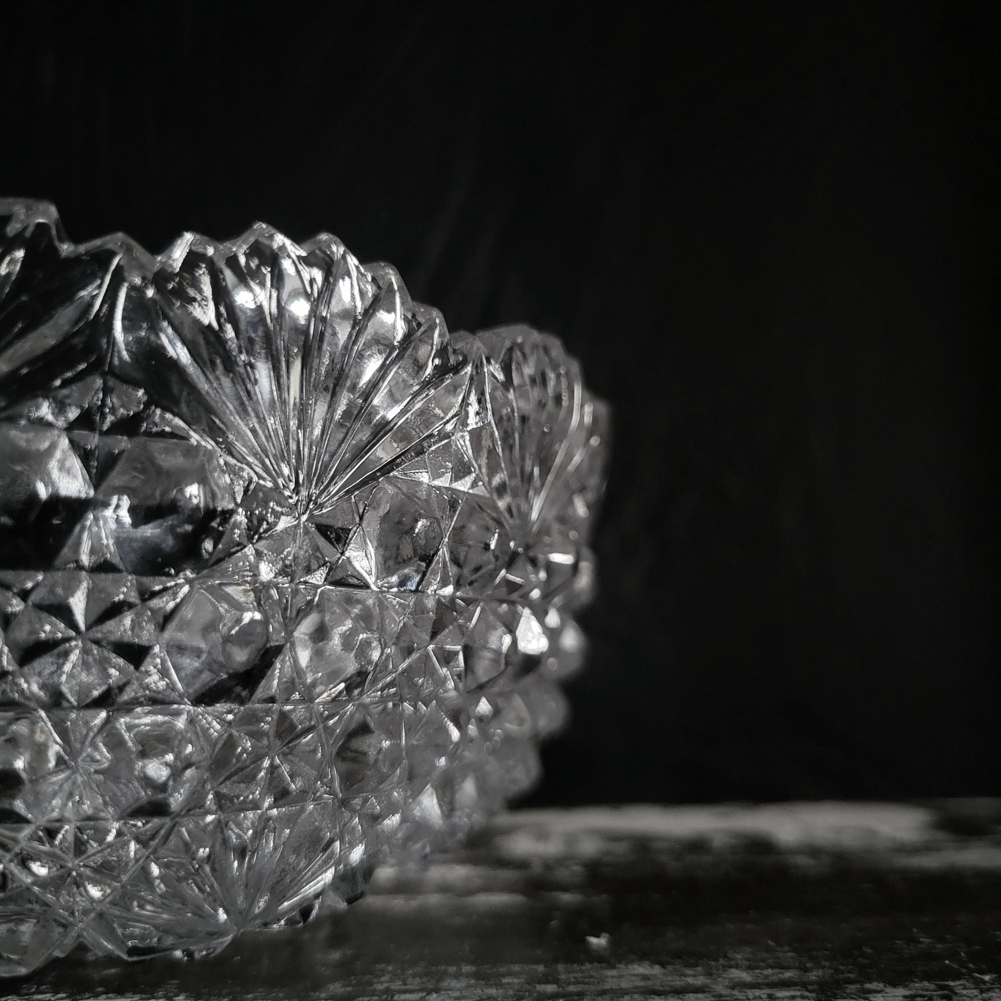 Vintage Hoya Japan Clear Crystal Round Serving Bowl Fan and Button Design