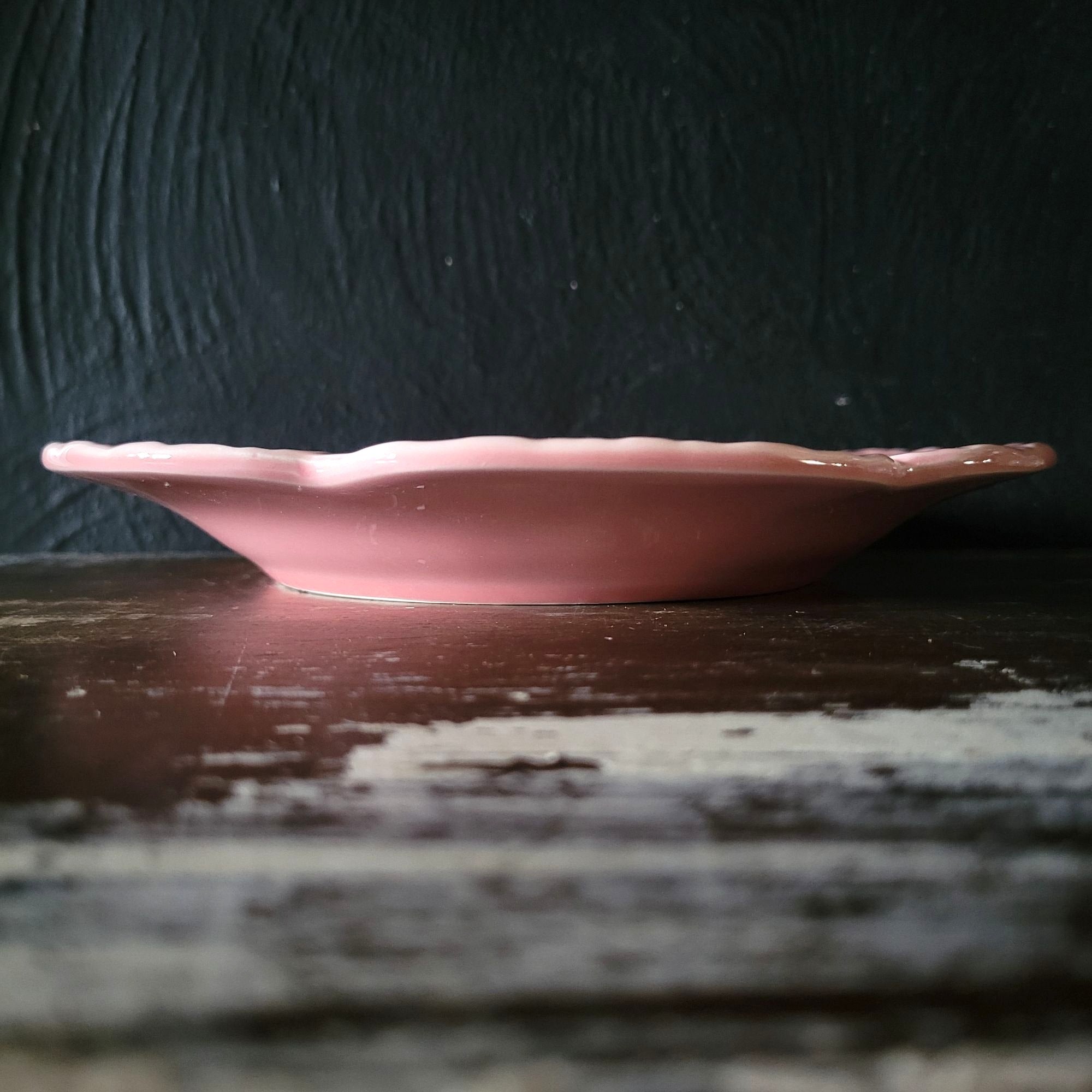 Bordallo Pinheiro Pink Cabbage Leaf Plate 9.125" Plate Wall Portugal - Crazing