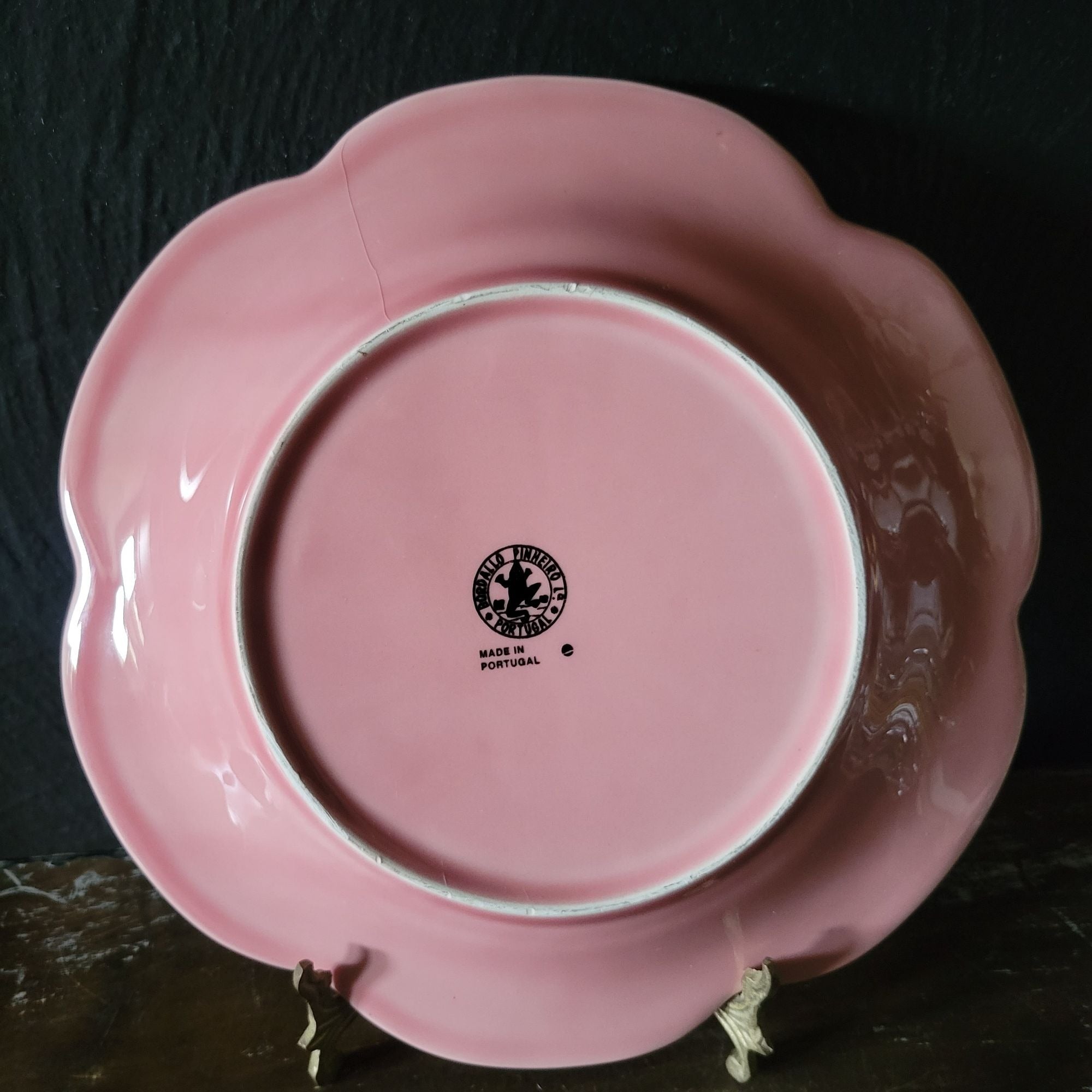 Bordallo Pinheiro Pink Cabbage Leaf Plate 9.125" Plate Wall Portugal - Crazing