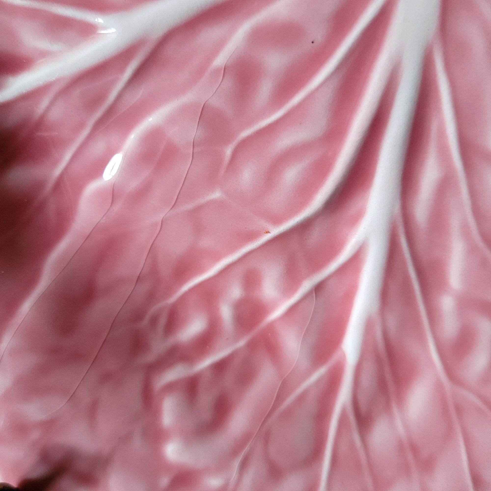 Bordallo Pinheiro Pink Cabbage Leaf Plate 9.125" Plate Wall Portugal - Crazing