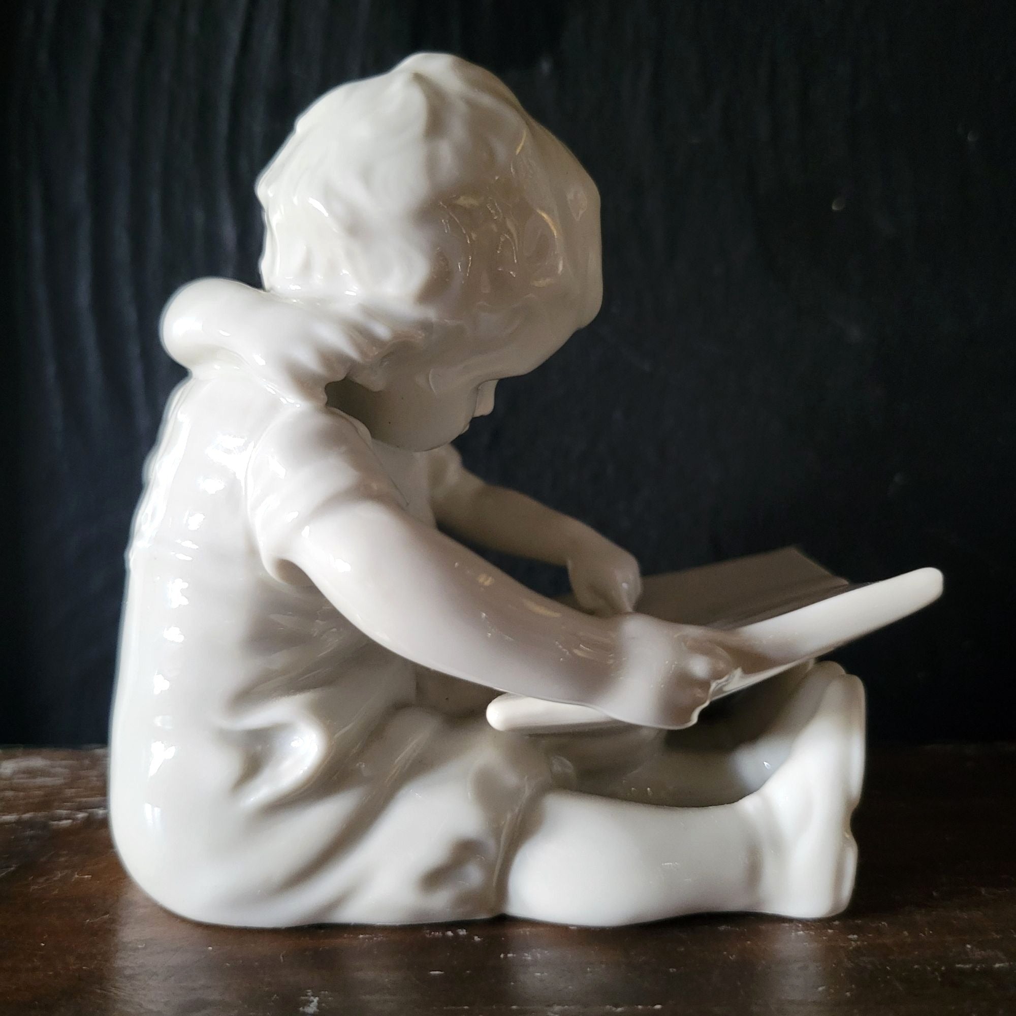 Vtg B&G Bing Grondahl All White Porcelain Figurine Boy and Girl Reading #1567
