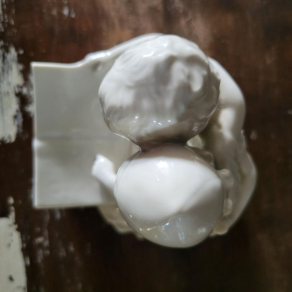 Vtg B&G Bing Grondahl All White Porcelain Figurine Boy and Girl Reading #1567