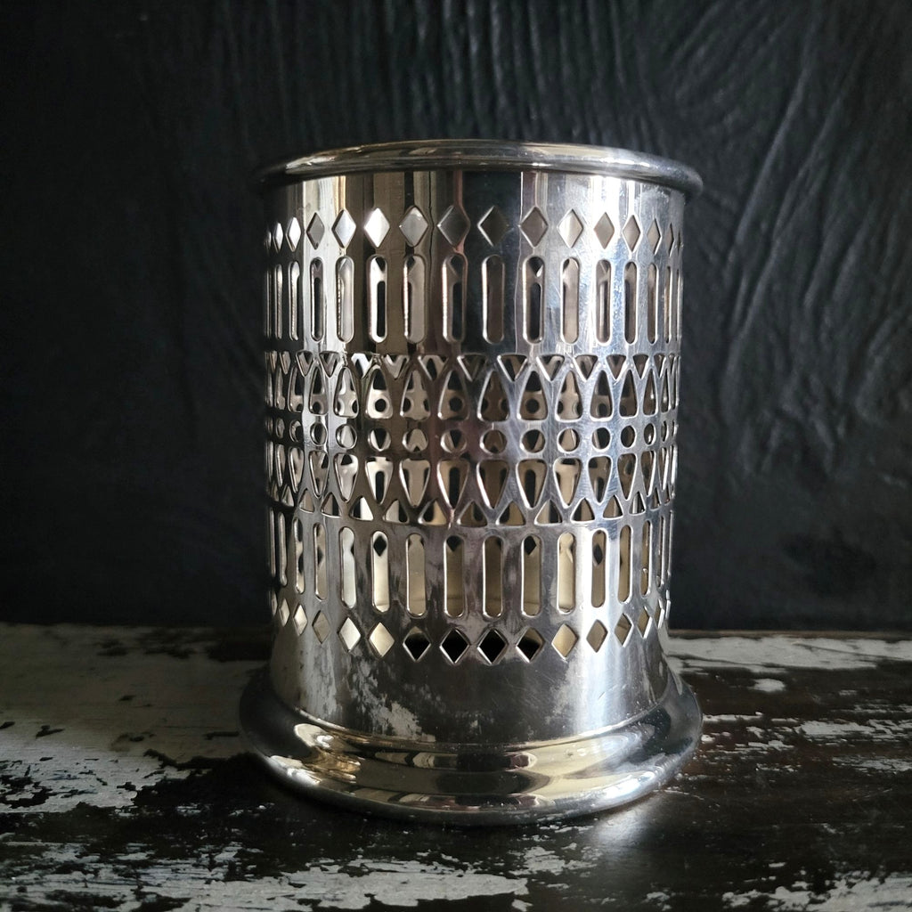 Vintage Sheffield Silver Co Openwork Silverplate Cup Holder #50 EPC