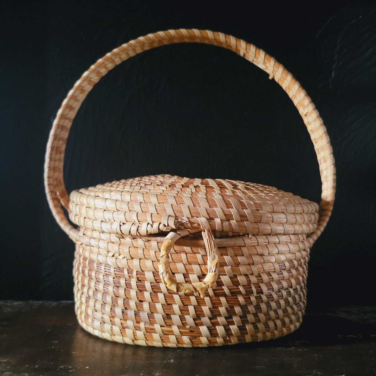 Charleston Gullah Sweetgrass Basket Pine Needle with Handle and Attached Lid