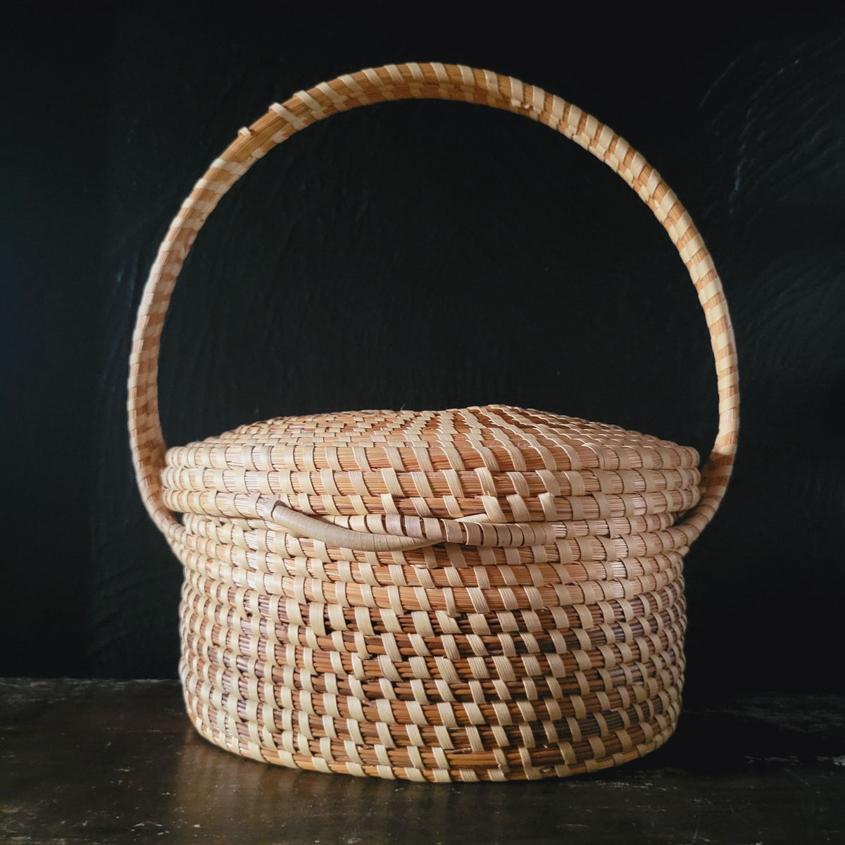Charleston Gullah Sweetgrass Basket Pine Needle with Handle and Attached Lid