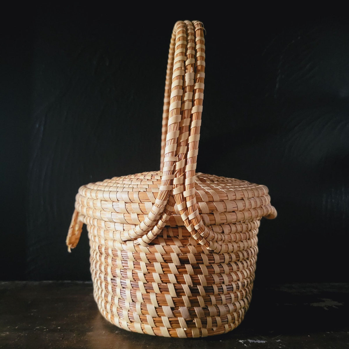 Charleston Gullah Sweetgrass Basket Pine Needle with Handle and Attached Lid