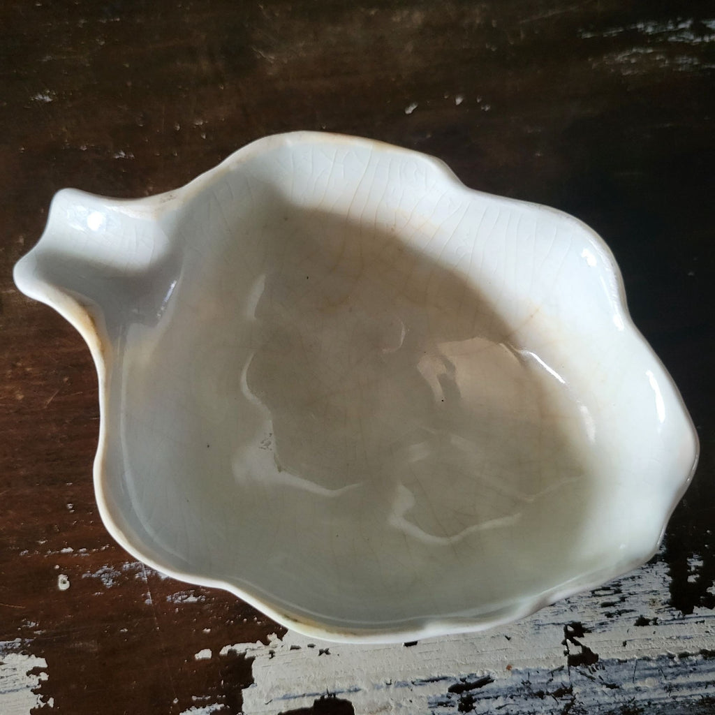Vtg Ceramic Artichoke Figurine Decorative Home Accent White Crazing and Staining
