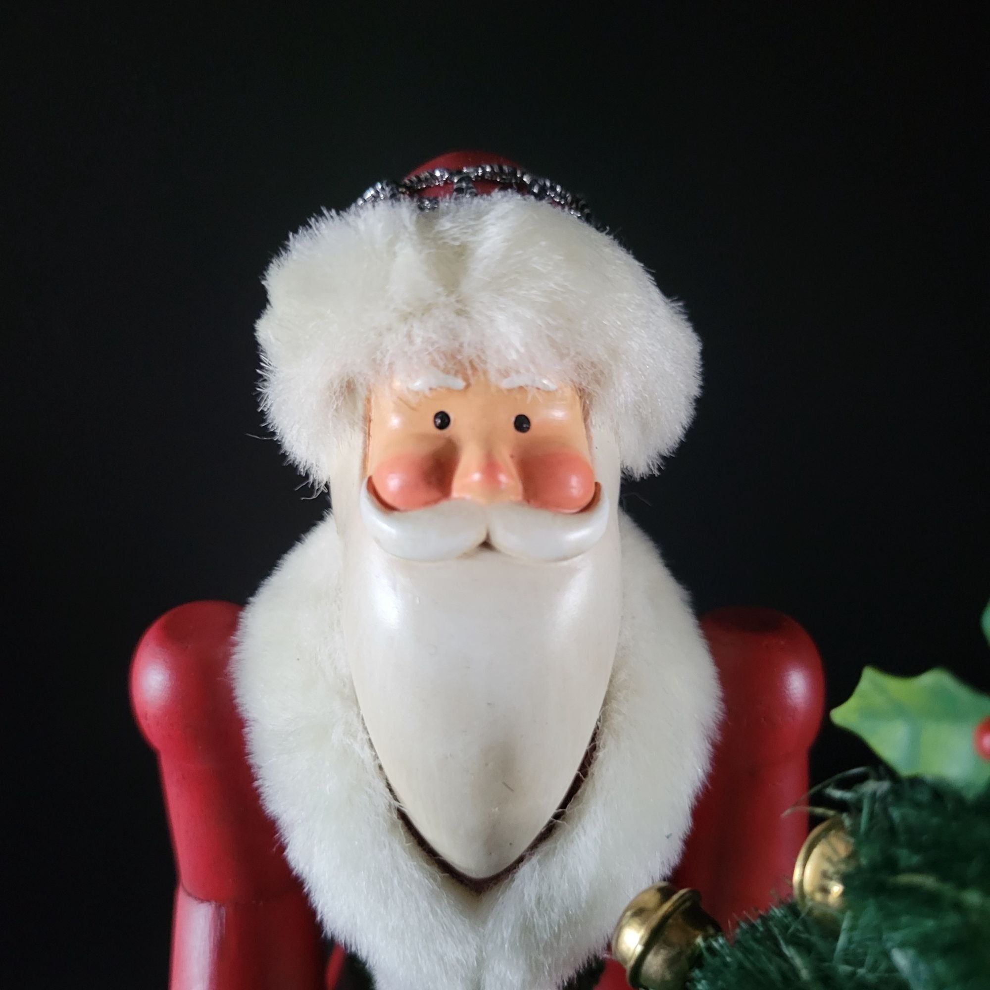 Department 56 Wood Santa Holding Tree & Gifts Red Robe Fur Trim 11.5”