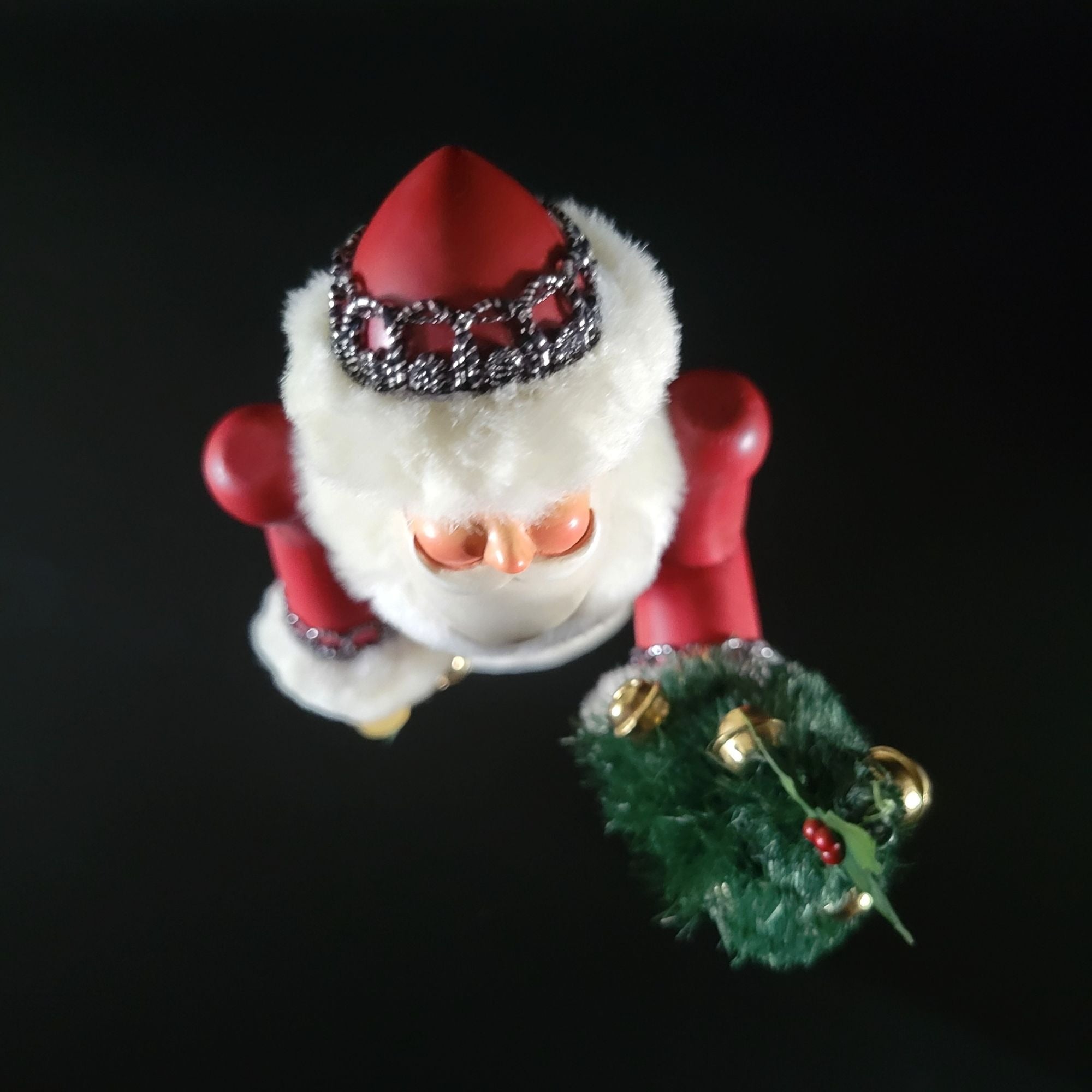 Department 56 Wood Santa Holding Tree & Gifts Red Robe Fur Trim 11.5”