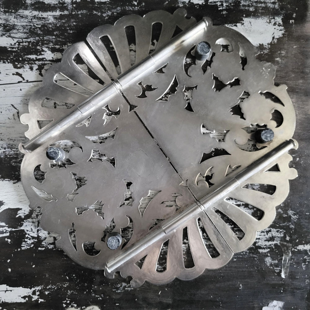 Vintage Wallace Silverplate Expandable Trivet 7333 With Floral Engraving 15.375"