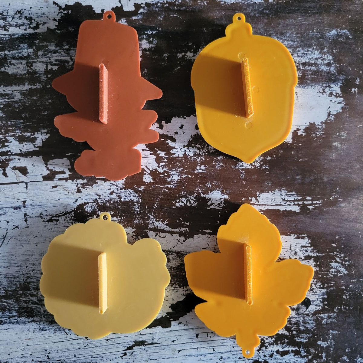 Hallmark 1975 Fall Thanksgiving Cookie Cutters - Turkey Pilgrim Bird Acorn Leaf