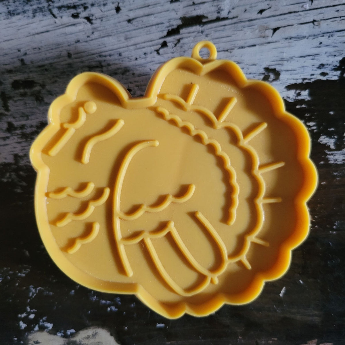 Hallmark 1975 Fall Thanksgiving Cookie Cutters - Turkey Pilgrim Bird Acorn Leaf