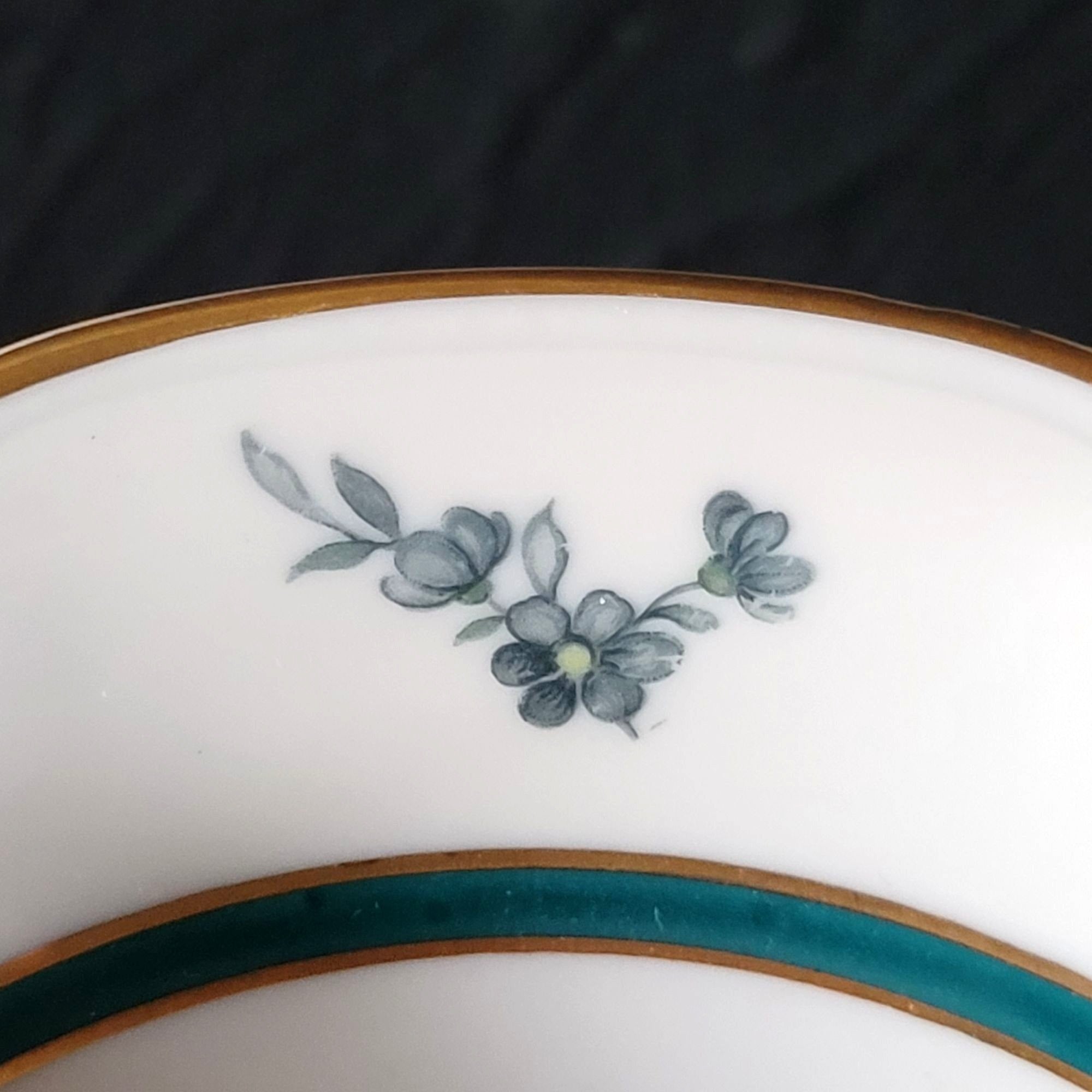 Vtg Royal Bayreuth Teal Tulip Fruit /Dessert/ Sauce Bowl Floral Design Gold Trim